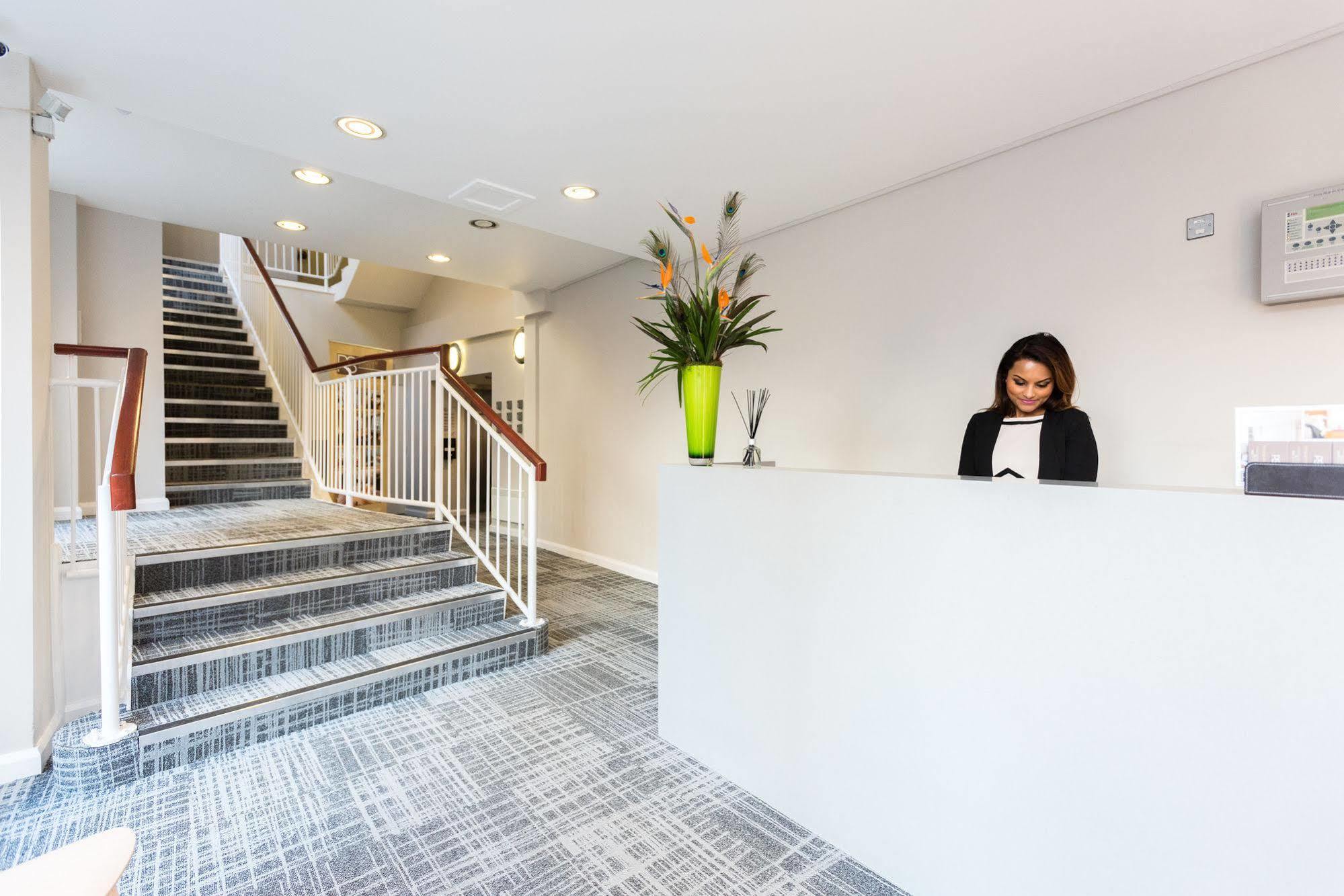 Premier Suites Reading Exteriér fotografie